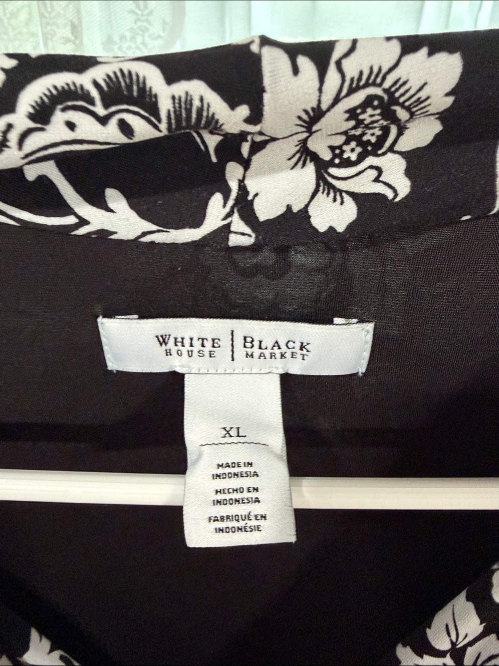 White House Black Market Black & White Floral V-Neck Maxi Dress - Picture 2 of 3